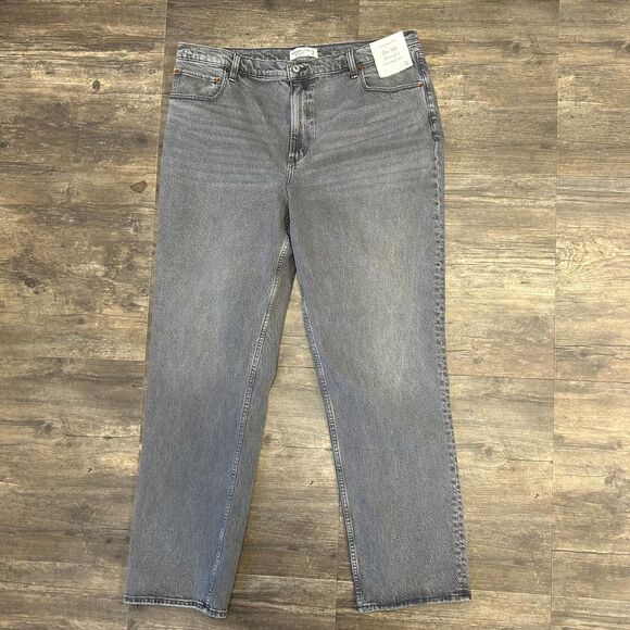 NWT Abercrombie & Fitch The 90's Straight Ultra High Rise Jeans Women 34x18 (95) - Picture 2 of 10